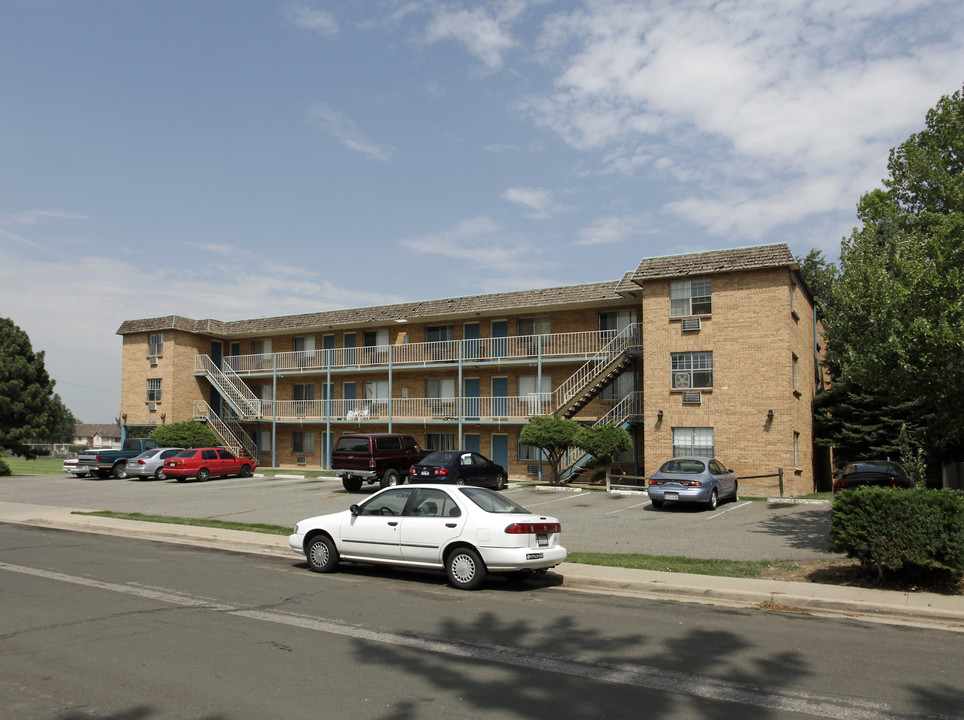 Canterbury Apartments in Englewood, CO - Foto de edificio