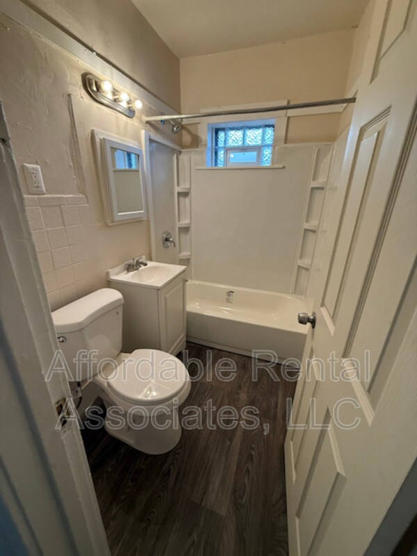 1020 W National Ave in Milwaukee, WI - Building Photo - Building Photo