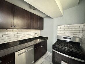 5664 N Ridge Ave in Chicago, IL - Building Photo - Building Photo