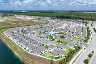 Villas at Gulf Coast in Ft. Myers, FL - Foto de edificio - Building Photo