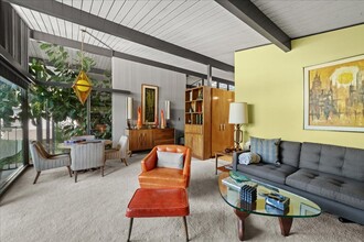 22550 Cass Ave in Los Angeles, CA - Building Photo - Building Photo