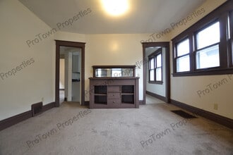 119 Arizona Ave, Unit 1 in Joliet, IL - Foto de edificio - Building Photo