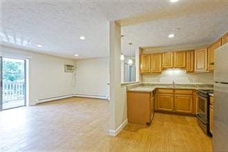 Waltham Overlook in Waltham, MA - Building Photo - Building Photo