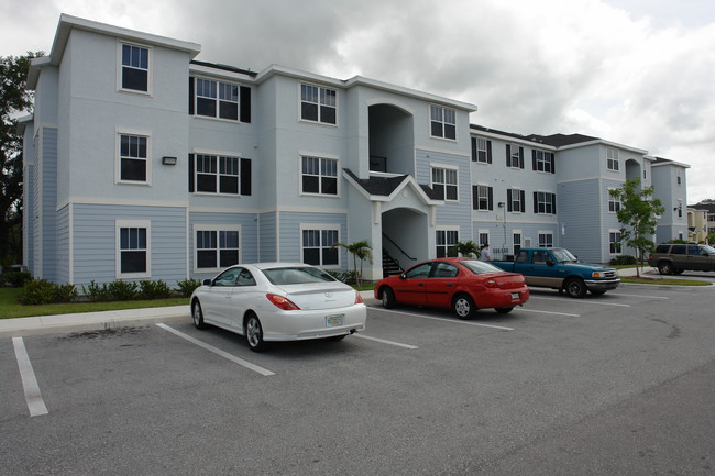 Grande Court North Port in North Port, FL - Foto de edificio - Building Photo