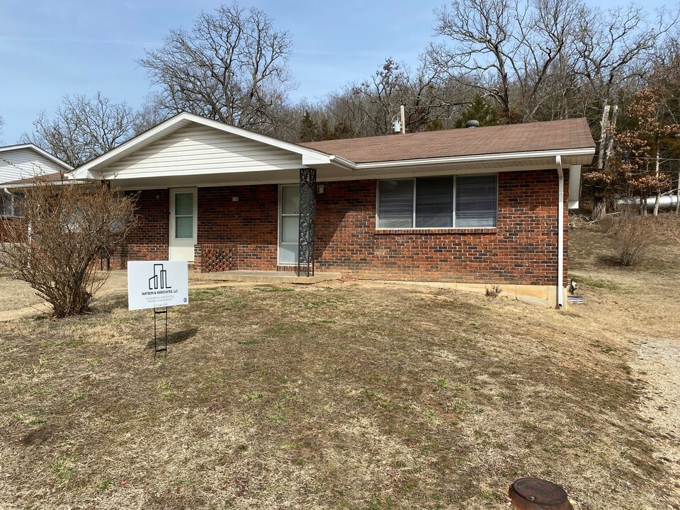 118 Elliott Dr in Waynesville, MO - Building Photo