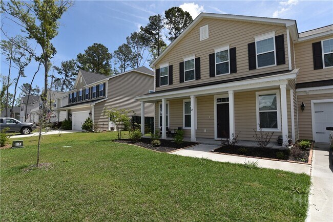 65 Glen Way in Richmond Hill, GA - Foto de edificio - Building Photo