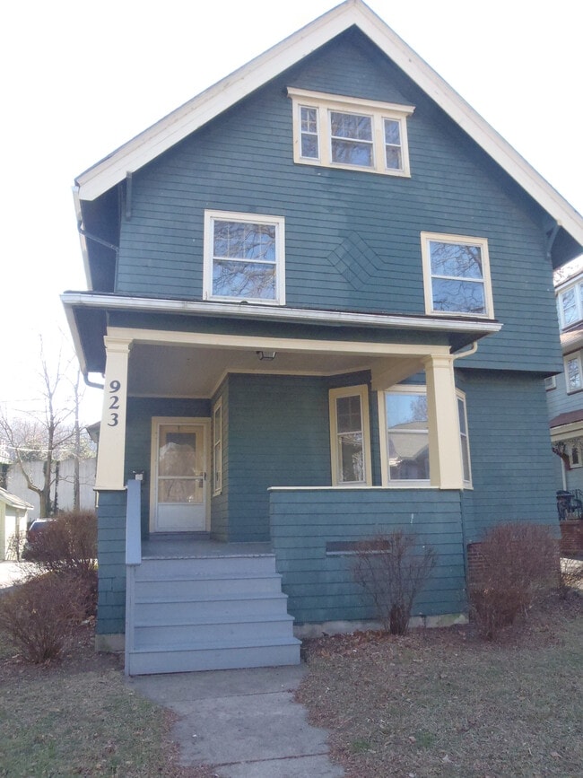 property at 923 Harvard St
