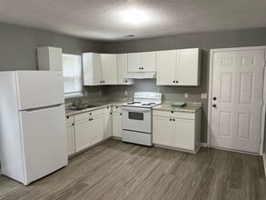 1304 Bencini Pl in High Point, NC - Building Photo - Building Photo