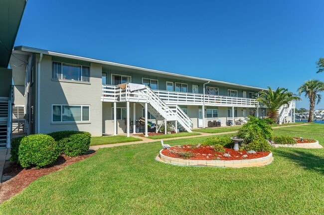 726 Eglin Pkwy NE in Fort Walton Beach, FL - Foto de edificio - Building Photo