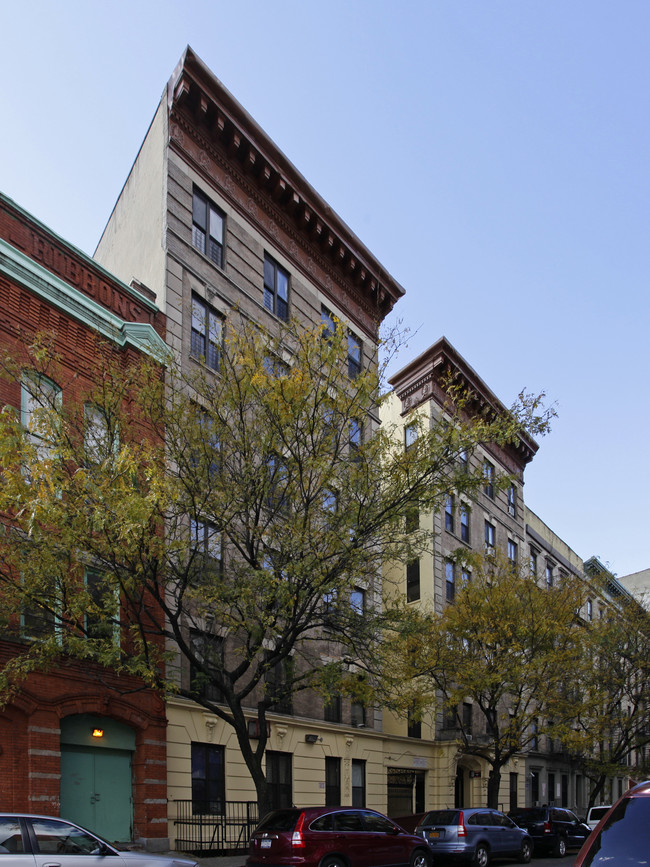 Sinclair Houses in New York, NY - Building Photo - Building Photo