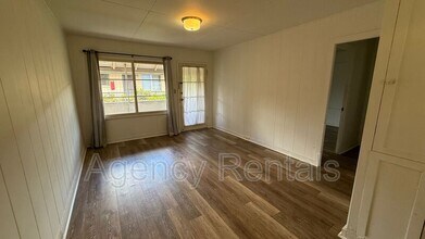 720 Mahiai St in Honolulu, HI - Building Photo - Building Photo