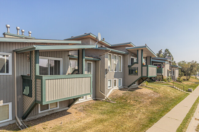 Tanglewood Homes in Edmonton, AB - Building Photo - Building Photo