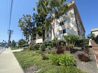 2424 S. Leland St. in San Pedro, CA - Foto de edificio - Building Photo