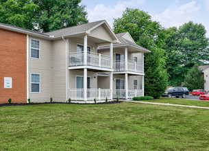 Aspen Greene in Byesville, OH - Foto de edificio - Building Photo