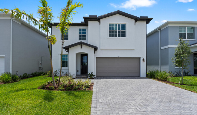 7292 Lenora Ln in Lake Worth, FL - Building Photo - Building Photo
