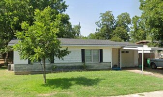 117 Bowie St in McGregor, TX - Building Photo