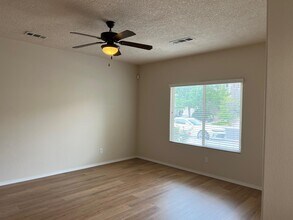 10844 Fort Point Ln NE in Albuquerque, NM - Building Photo - Building Photo