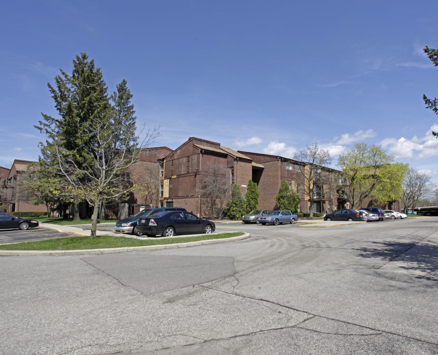 Pine Aire in Southfield, MI - Foto de edificio