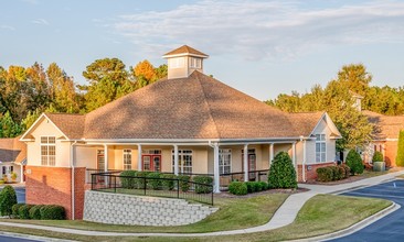 Mill Creek Manor Senior Living in Columbia, SC - Foto de edificio - Building Photo