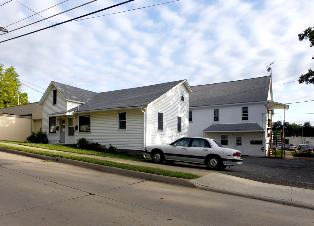 840 W Pershing St in Salem, OH - Foto de edificio