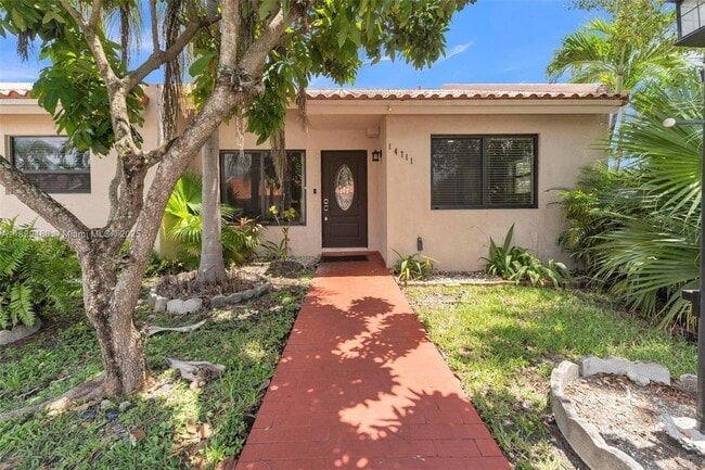 14711 SW 61st Terrace in Miami, FL - Building Photo - Building Photo