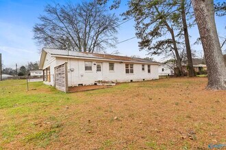3608 Northwest Crestmore Avenue in Huntsville, AL - Building Photo - Building Photo