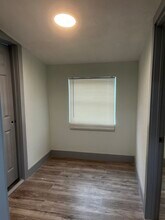 1914 W Wildwood Dr, Unit B in San Antonio, TX - Building Photo - Building Photo