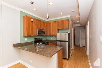 850 W Buckingham Pl, Unit 1s in Chicago, IL - Foto de edificio - Building Photo