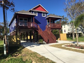 NEW CONSTRUCTION DUPLEX INVESTMENT in Kemah, TX - Building Photo