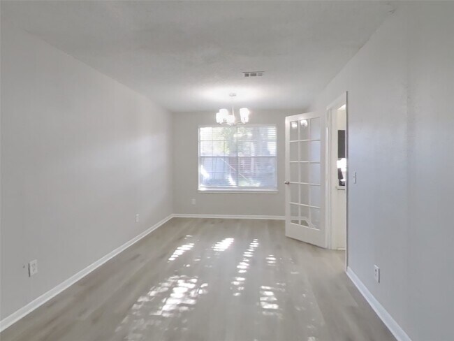 property at 18139 Lake Bend Dr