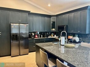 7958 NW 66th Terrace in Parkland, FL - Building Photo - Building Photo