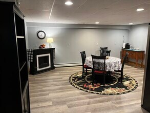 62 Fiske Hill Rd, Unit Large roomy updated apt. in Sturbridge, MA - Foto de edificio - Building Photo