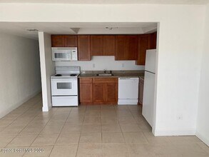 1170 S Patrick Dr-Unit -18 in Satellite Beach, FL - Building Photo - Building Photo