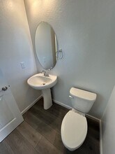 3016 Chapel St in Visalia, CA - Building Photo - Building Photo