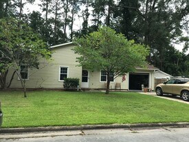 308 Kenwood Dr in Jacksonville, NC - Building Photo