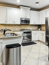 2449 Avalon Ct, Unit 3B in Bedford, TX - Building Photo - Building Photo