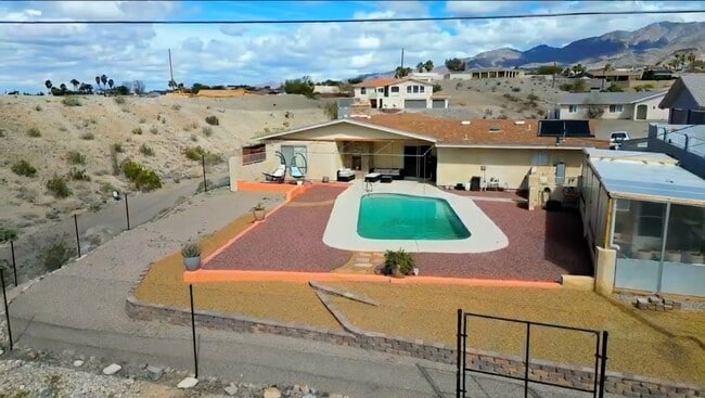3767 Kicking Horse Dr, Unit Main House in Lake Havasu City, AZ - Building Photo - Building Photo