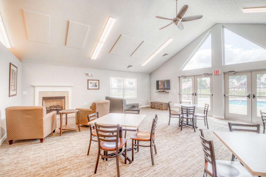 Ashton Ridge Apartments in Jackson, MI - Foto de edificio