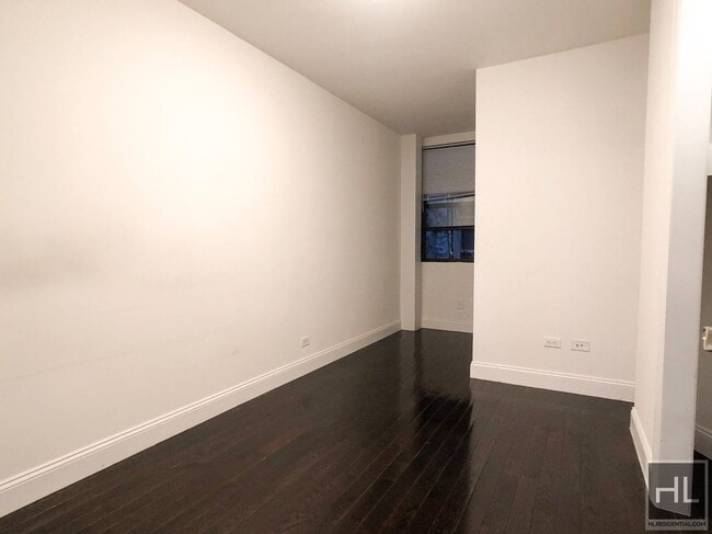 E 89 ST in New York, NY - Building Photo - Building Photo