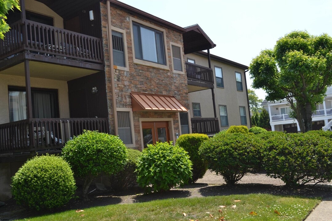 25 N Madison Ave-Unit -B6 in Margate City, NJ - Building Photo