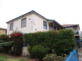 1948-1954 Cedar Ave Apartments