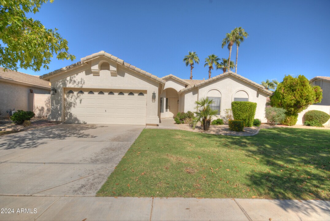 1342 W Bartlett Way in Chandler, AZ - Building Photo