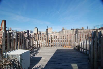 321 E 10th St in New York, NY - Building Photo - Building Photo