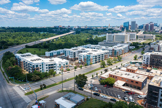 The Jamestown in Richmond, VA - Foto de edificio - Building Photo