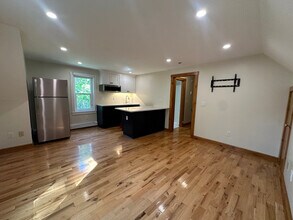 94 Kiahs Way in Sandwich, MA - Building Photo - Building Photo