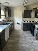 341 Wonder Dr in Springtown, TX - Foto de edificio - Building Photo