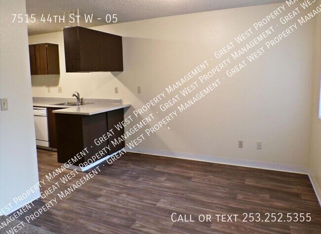 7515 44th St W in University Place, WA - Building Photo - Building Photo