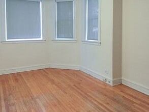 2206 W Foster Ave, Unit GDN in Chicago, IL - Building Photo - Building Photo