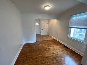 521 Greystone Rd in Charlotte, NC - Building Photo - Building Photo