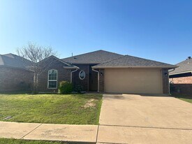 4816 SW Malcom Rd in Lawton, OK - Building Photo